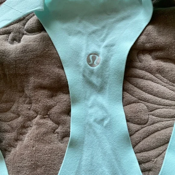 Lululemon Colorblock CRB Cool Racerback Size 10 - Picture 4 of 4